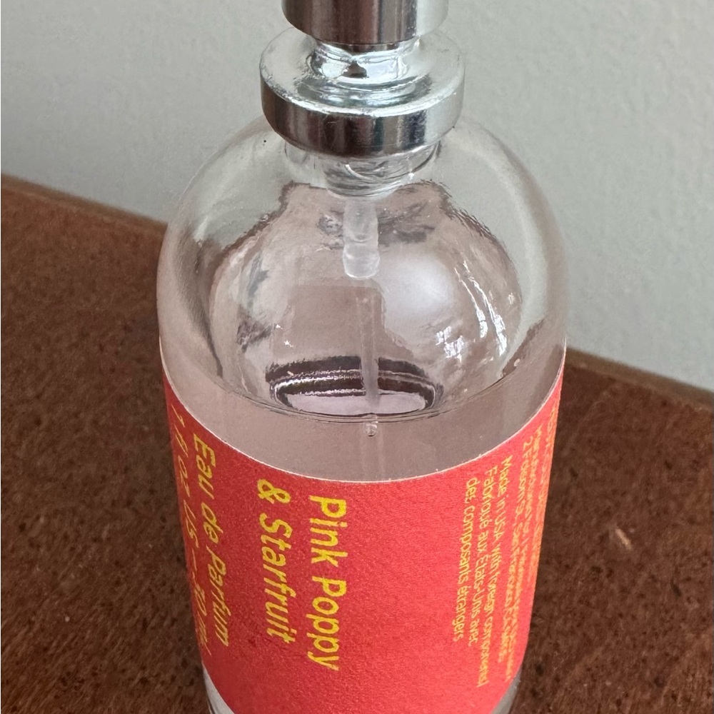 Old Navy Pink Poppy & Starfruit Eau de Parfum 1 fl oz - Picture 2 of 2